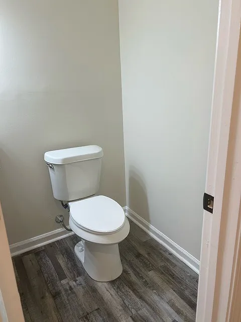 4 bed, 2.5 bath, 2400 sqft, $2,100 — Photo 4