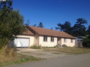 630 11th St, Port Orford, OR