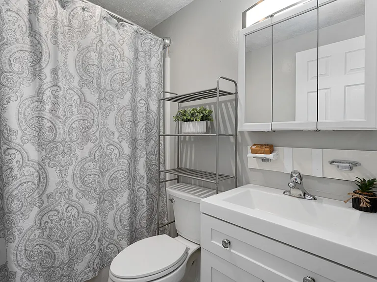 2164 Laurelwood Dr — Photo 13