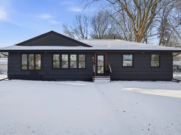 618 9th Ave NW, New Brighton, MN 55112