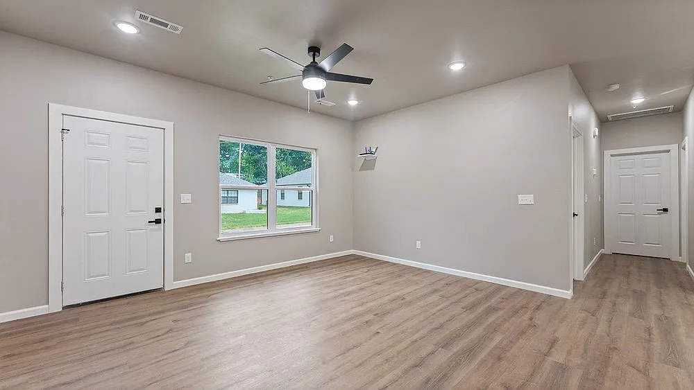 2 bed, 2.0 bath, 1040 sqft, $2,145 — Photo 4