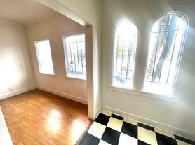 117 N Reno St