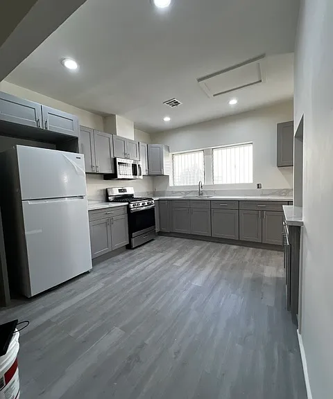 5552 Barton Ave — Photo 3
