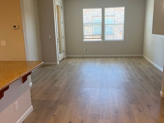 3rd image of 190 Healdsburg Ave
