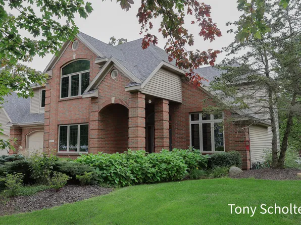 6054 Summerhill Dr, Hudsonville, MI 49426