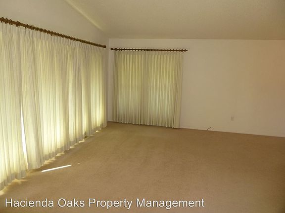 3rd image of 803 Covey Ln
