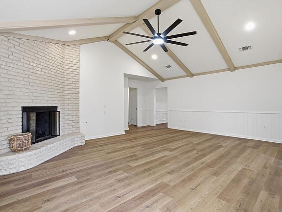 4th image of 12536 Mallory Ave