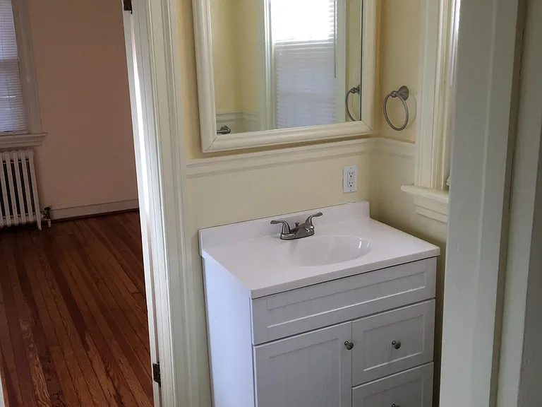 3136 Ellwood Ave — Photo 7