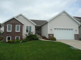 9406 Elderberry Rd, Middleton, WI 53562