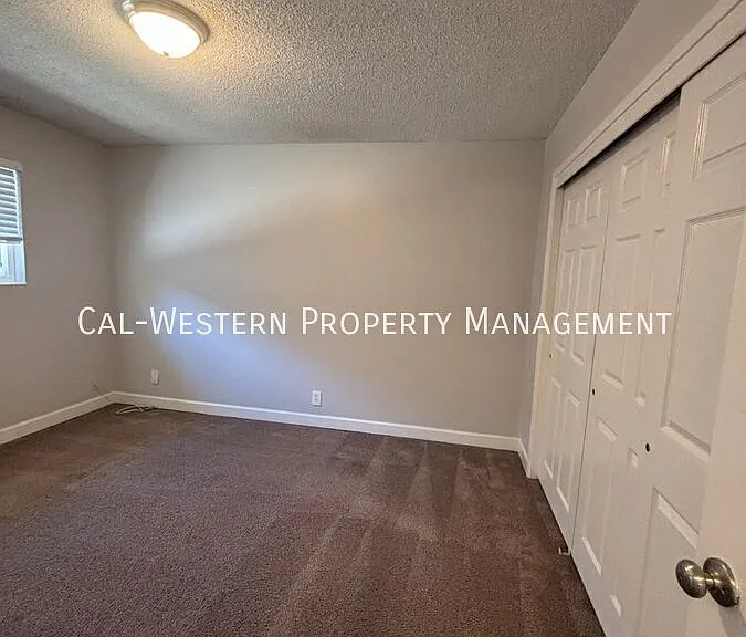 4230 Payne Ave — Photo 5
