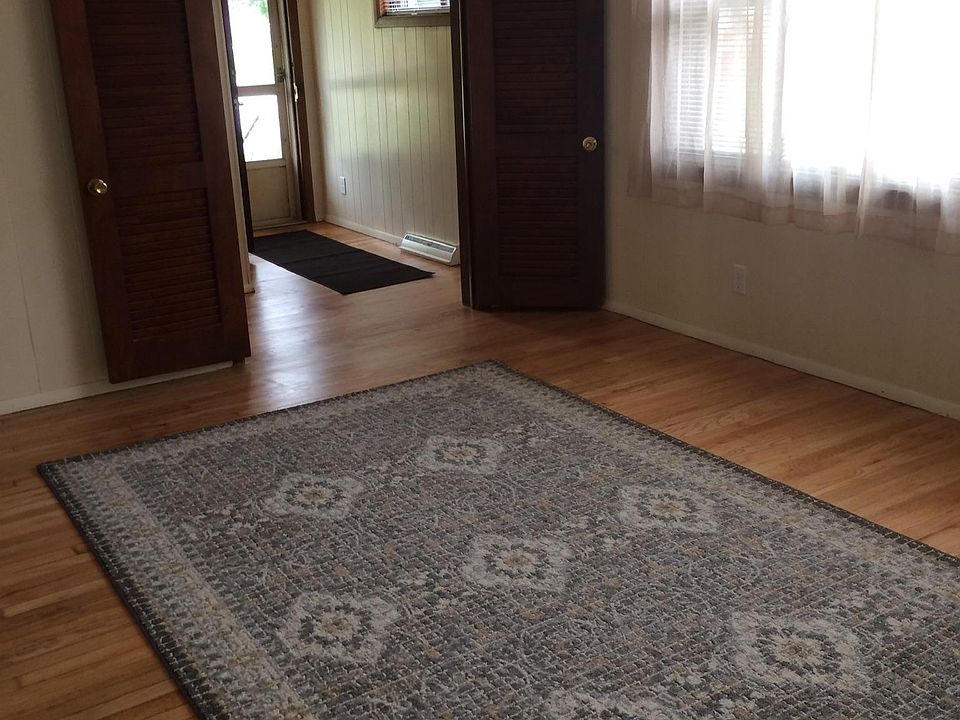 1st image of 647 Wright St Unit 1