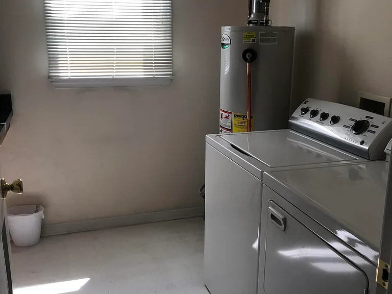 508 Lake Ter — Photo 14