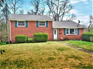 518 Firethorne Dr, Monroeville, PA