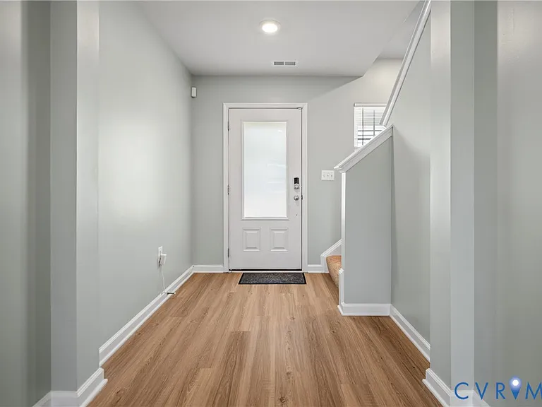 2854 Meadow View Blvd — Photo 6