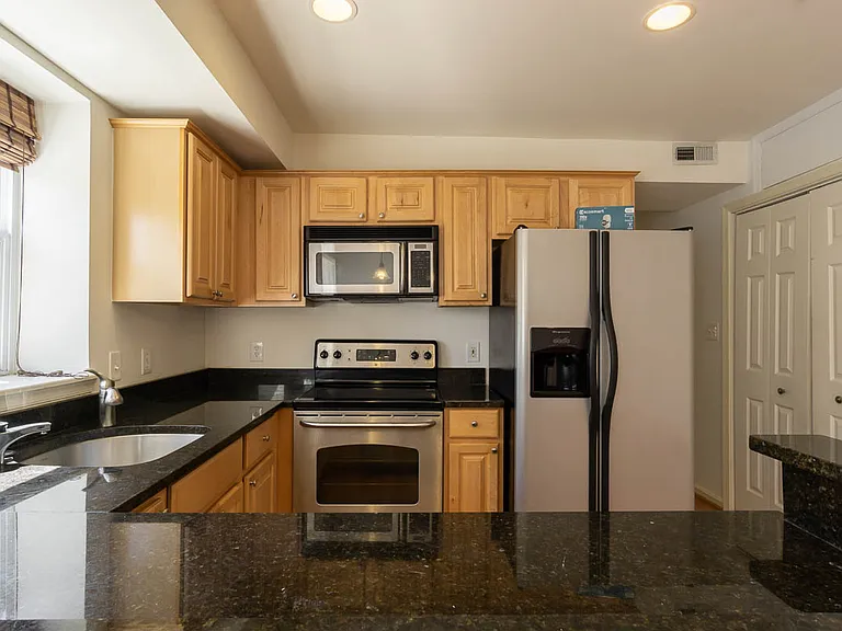 1310 Congress St SE #303 — Photo 6