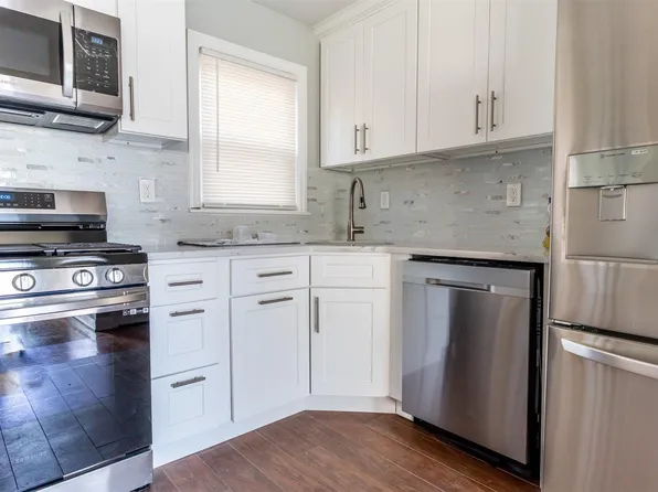 65 Abbington Court, Copiague, NY 11726