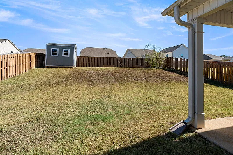 5 bed, 2.5 bath, 2150 sqft, $1,795 — Photo 4