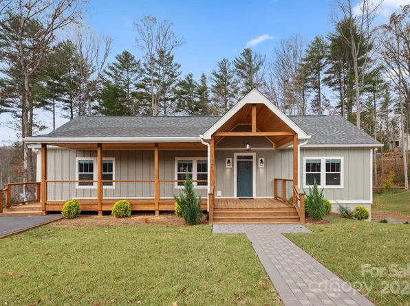 132 Cascade Ridge Rd, Fairview, NC 28730