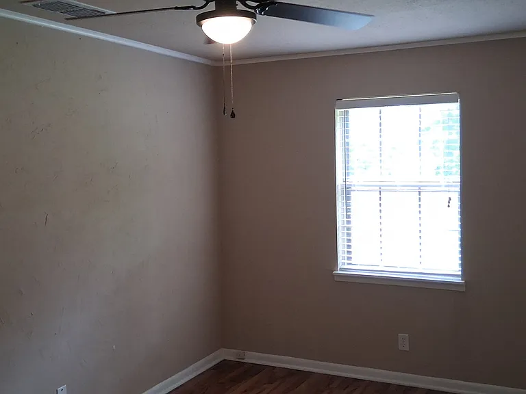 102 Cheryl St — Photo 22