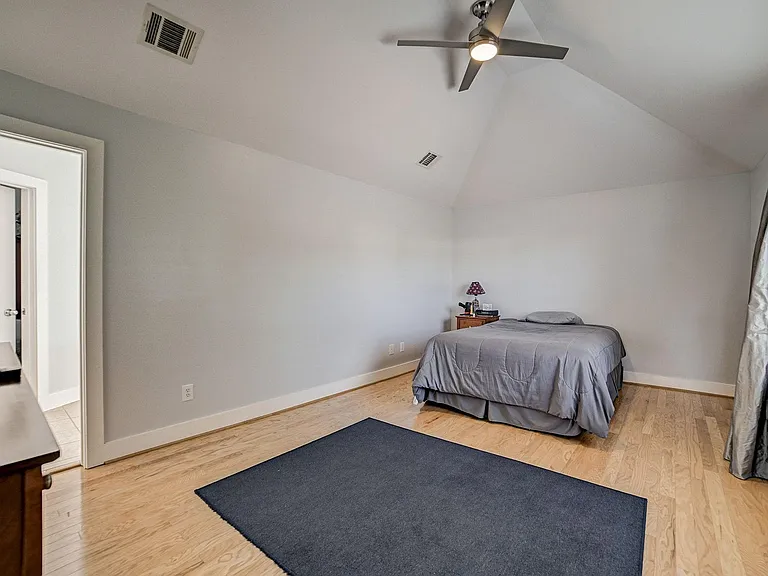 5838 Larkin St — Photo 37
