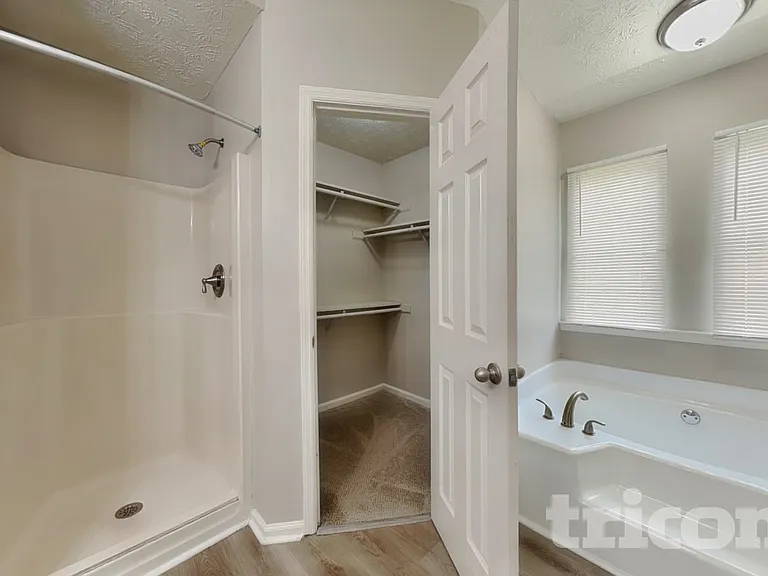 270 Rosewood Dr — Photo 9