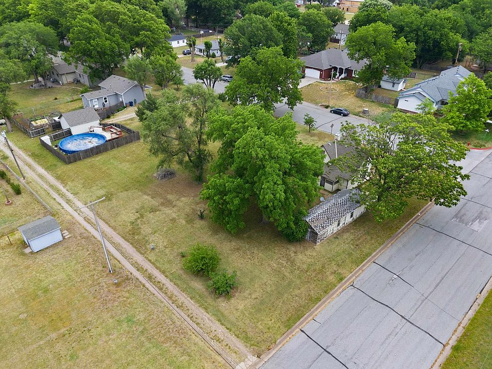 1st image of 605 N Doyle St
