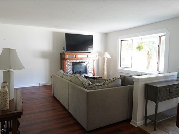 3rd image of 34128 Gina Dr