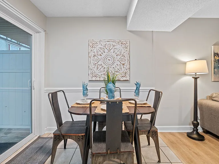 Silver Birch Apartments — Photo 49