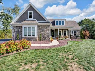 1005 Lily Ln, Trafford, PA 15085