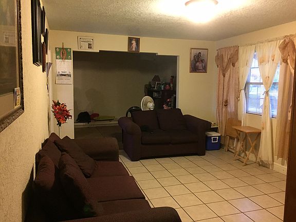 3rd image of 2112 Meadowlark Ln