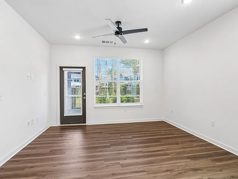 Velara Luxury Apartments — Photo 27