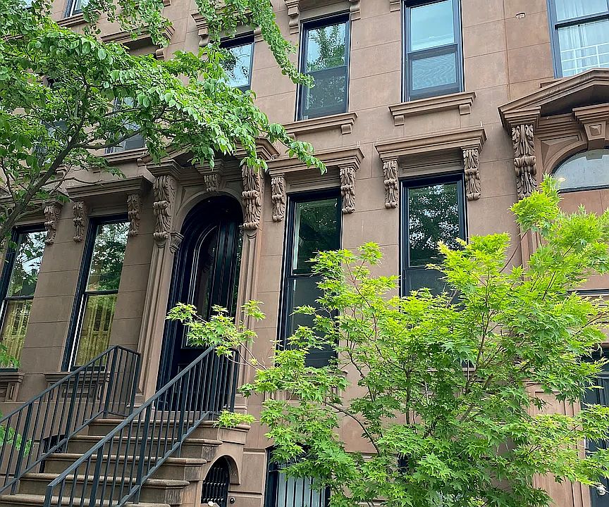1st image of 267 Carlton Ave #1