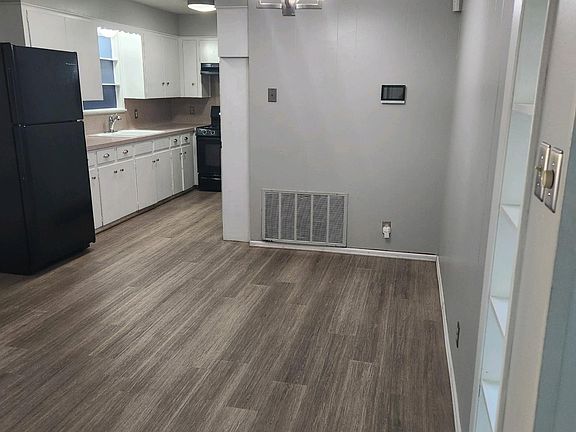 2nd image of 1403 Kamar Dr