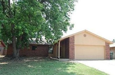 1st image of 1902 Oakcreek Dr