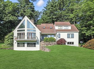 6 Whippoorwill Lake Rd, Chappaqua, NY 10514