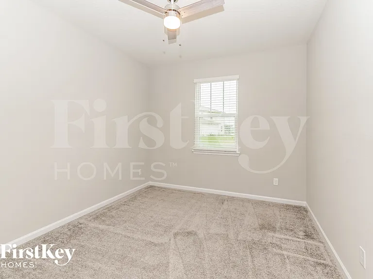 2081 Amberly Dr — Photo 12