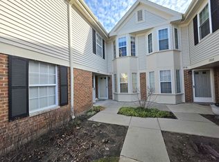 1914 Quaker Hollow Ln, Streamwood, IL