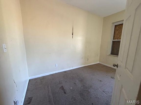 4th image of 5651 Wells Ave
