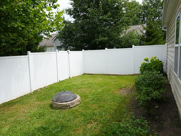 6258 Maple Glen Dr — Photo 33