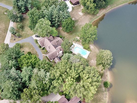 5th image of 55 Crosstie Ln