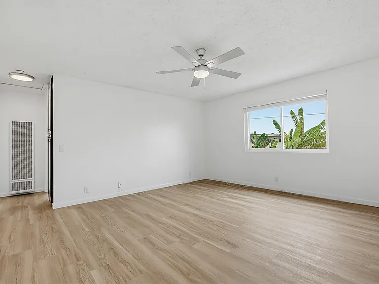1724 Elm Ave #B — Photo 3