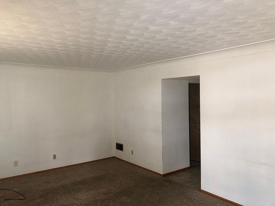2nd image of 415 N Old Edwardsville Rd #2