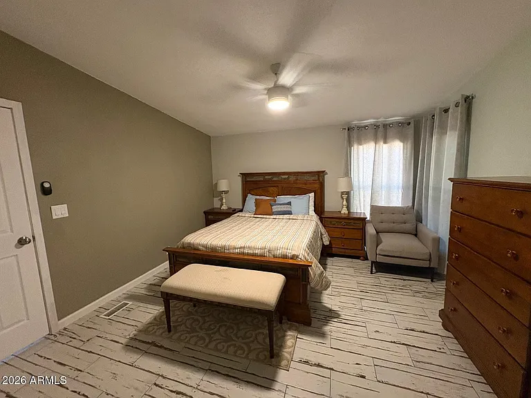 1007 W Saddle Ln — Photo 12