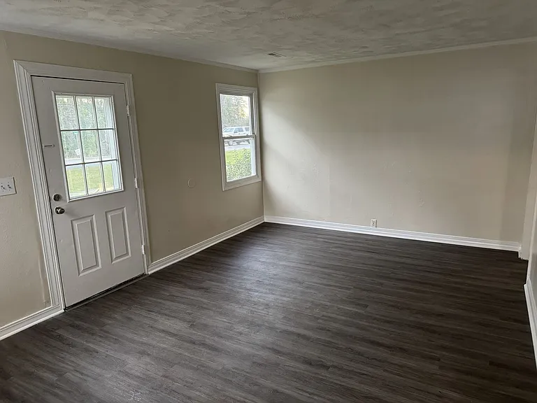 305 Miller Blvd — Photo 2