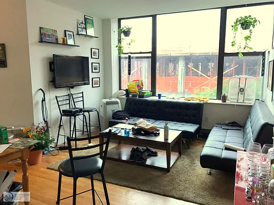 Rented by Metropolitan Property Group | media 6