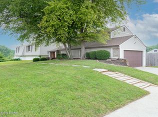 4801 Stony Brook Dr, Louisville, KY 40291