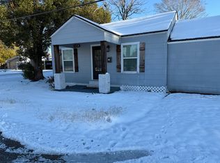 124 N 8th St, Nederland, TX 77627