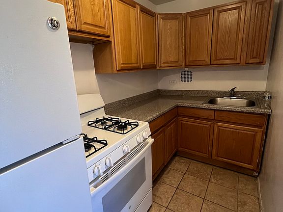 4th image of 41 Hamilton Ave #8B