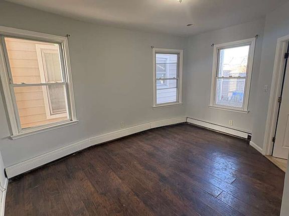 5th image of 451 Alden St Floor 2