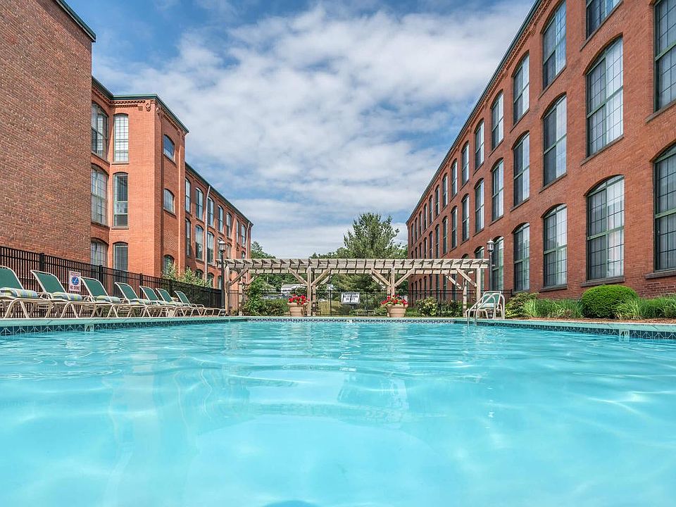 SHIMMERING SWIMMING POOL